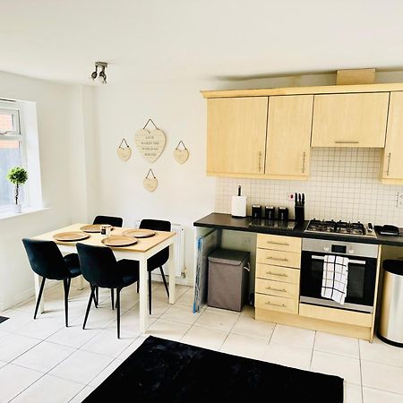 Harmony House 3 Bedroom New Build For Families, Contractors, Black Country Museum Sleeps 6 提普顿 外观 照片