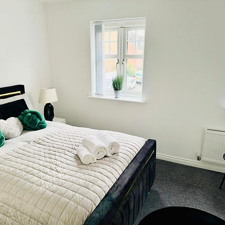 Harmony House 3 Bedroom New Build For Families, Contractors, Black Country Museum Sleeps 6 提普顿 外观 照片