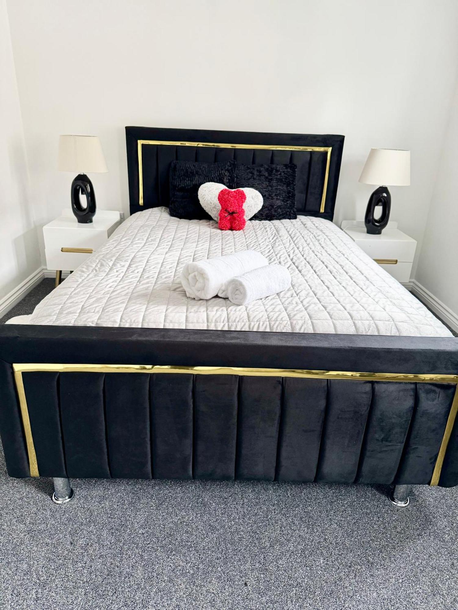 Harmony House 3 Bedroom New Build For Families, Contractors, Black Country Museum Sleeps 6 提普顿 外观 照片