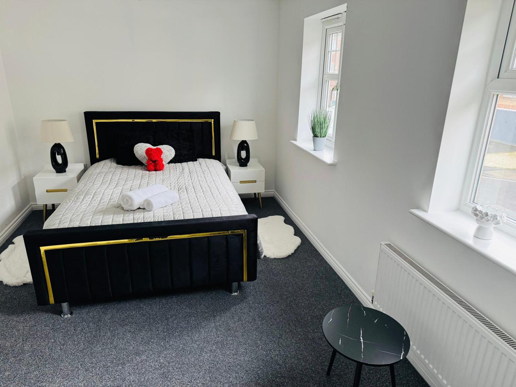 Harmony House 3 Bedroom New Build For Families, Contractors, Black Country Museum Sleeps 6 提普顿 外观 照片