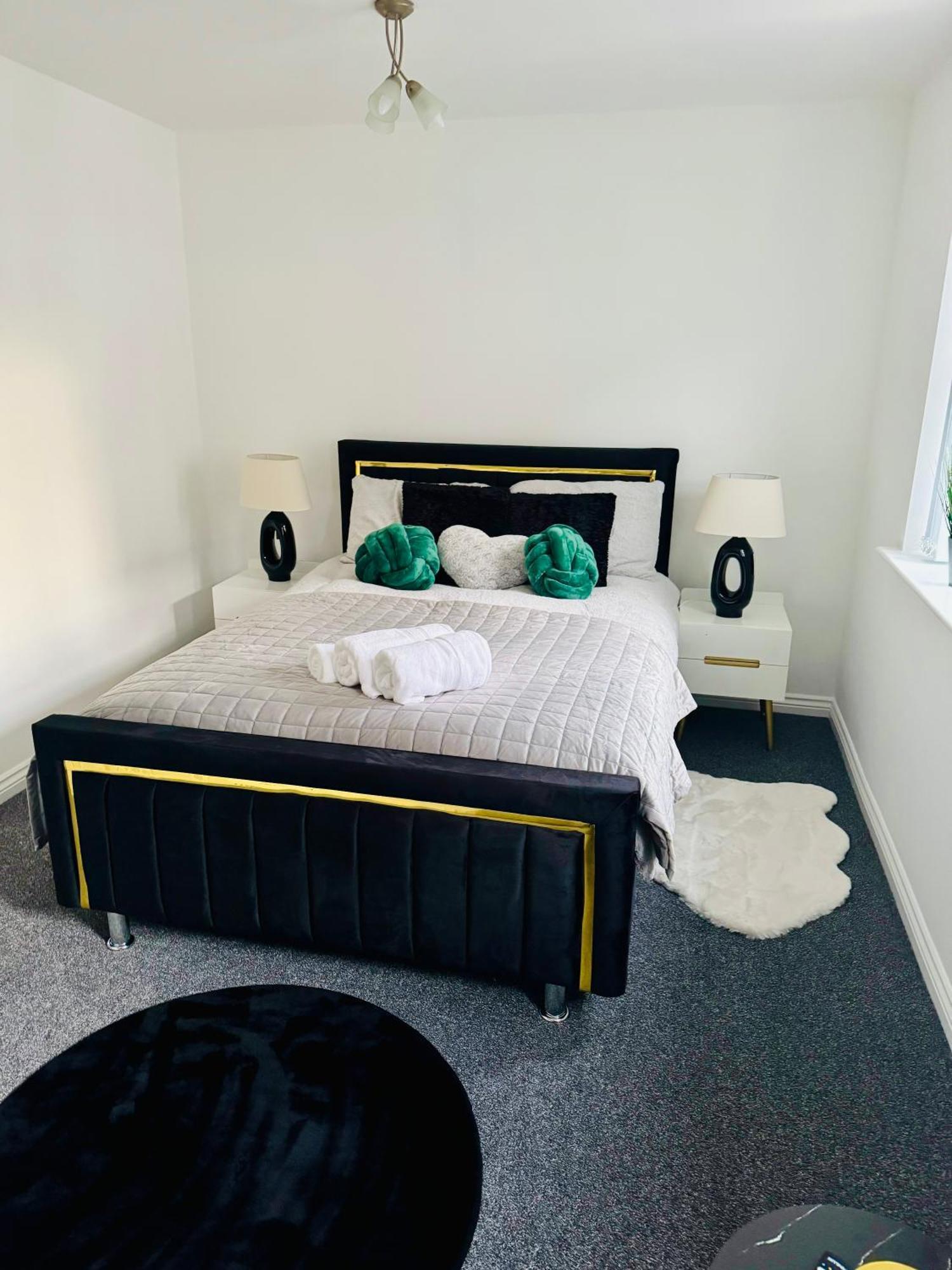 Harmony House 3 Bedroom New Build For Families, Contractors, Black Country Museum Sleeps 6 提普顿 外观 照片