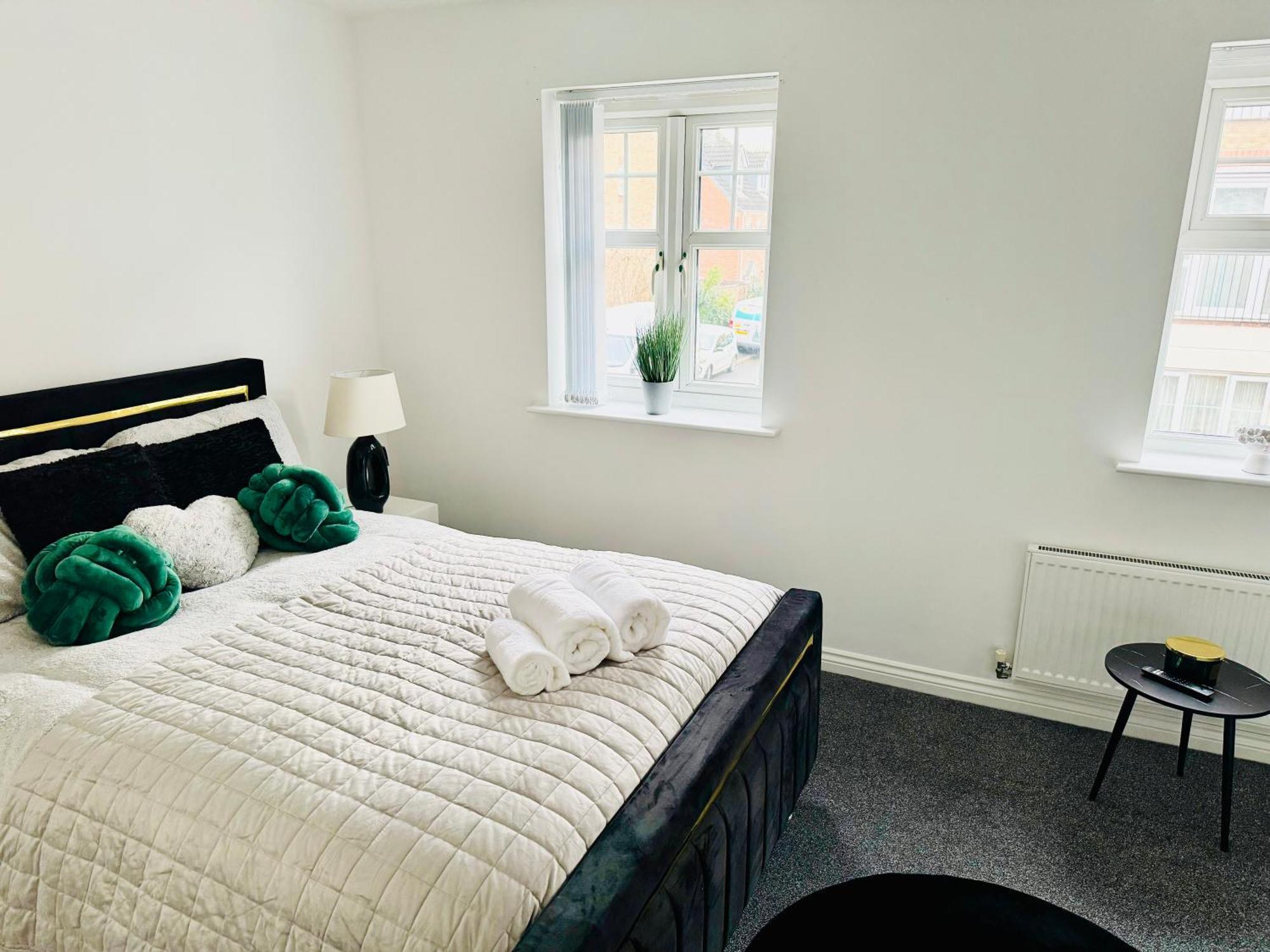 Harmony House 3 Bedroom New Build For Families, Contractors, Black Country Museum Sleeps 6 提普顿 外观 照片