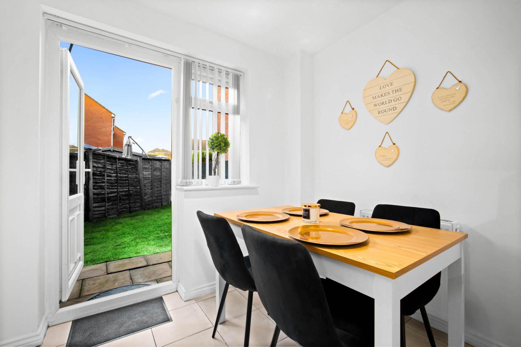 Harmony House 3 Bedroom New Build For Families, Contractors, Black Country Museum Sleeps 6 提普顿 外观 照片